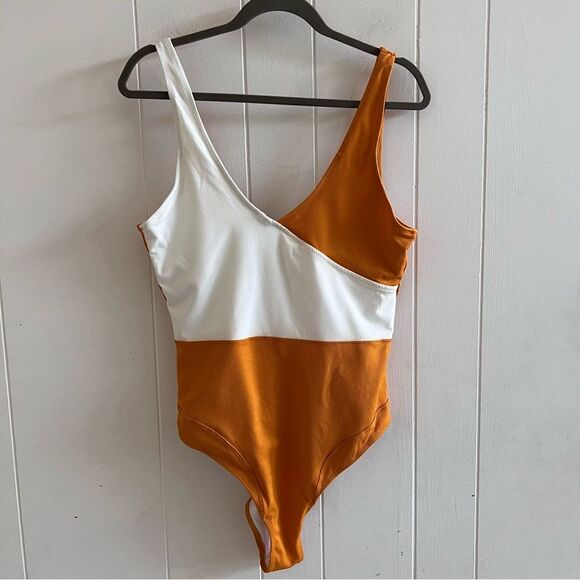 Cupshe One Piece Bathing Suit NWT - Picture 1 of 9